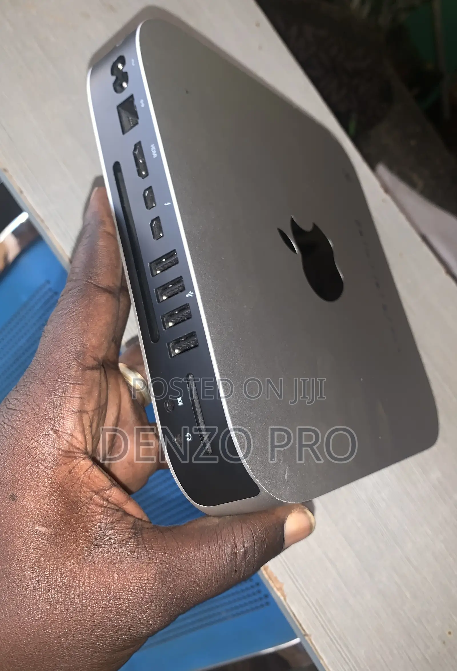 Desktop Computer Apple Mac Mini 4GB Intel Core I5 SSD 500GB