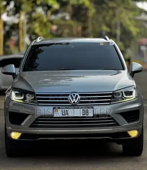 Volkswagen Touareg V6 Executive AWD 4MOTION 2015 Silver