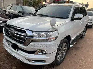 Toyota Land Cruiser 2015 White