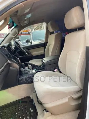 Toyota Land Cruiser 2015 White