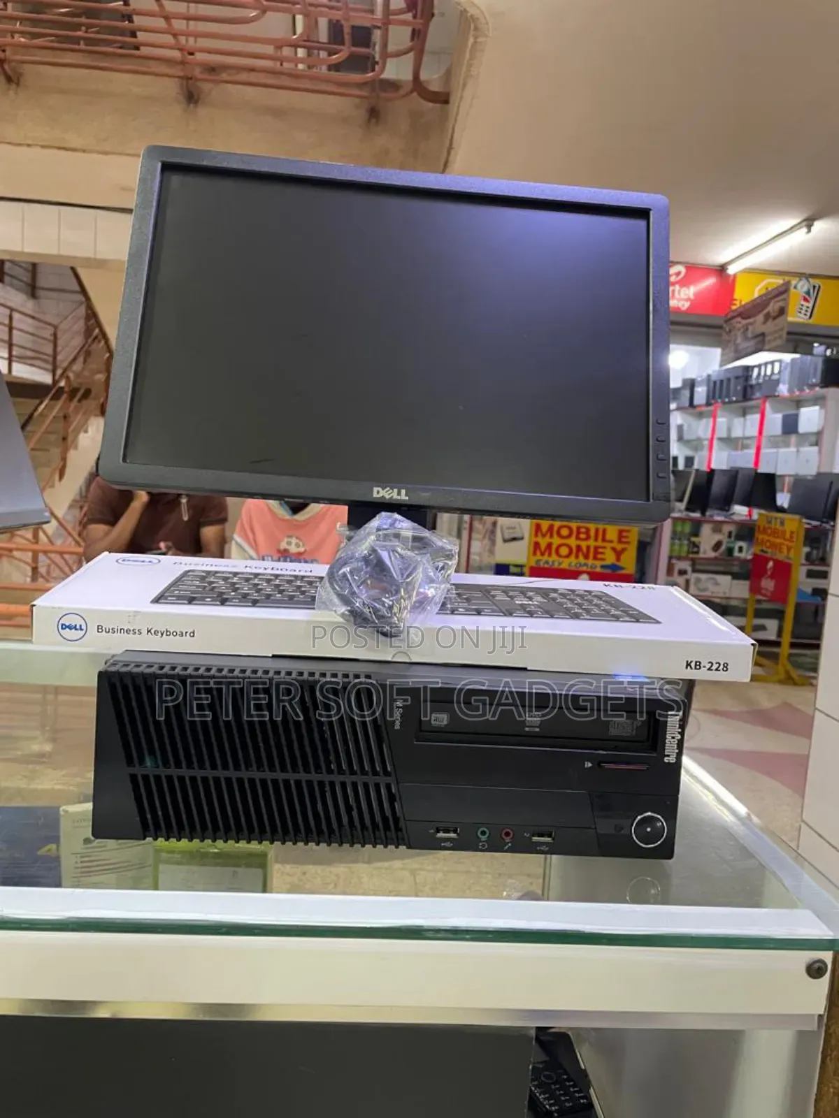 Desktop Computer Lenovo 4GB Intel Core I5 HDD 250GB