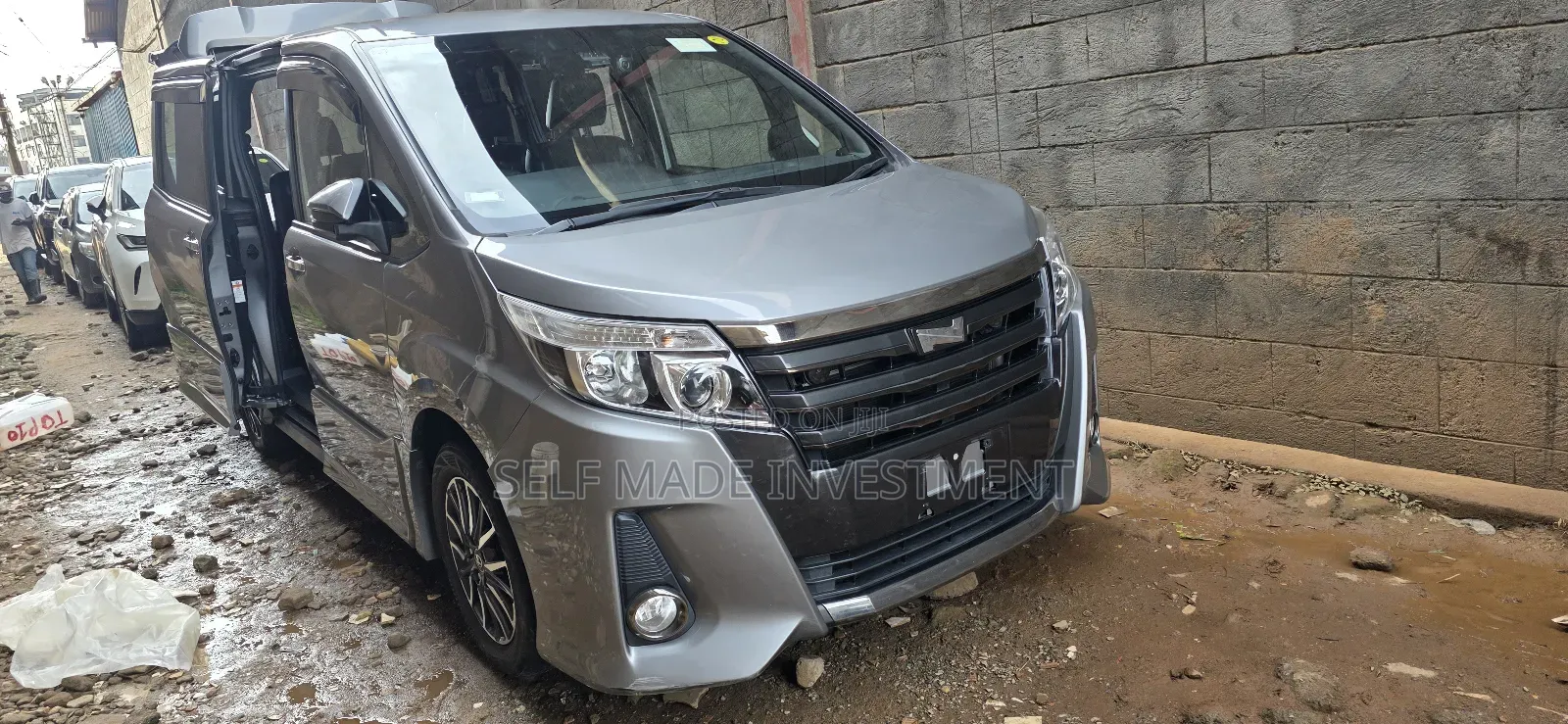 Toyota Noah 2017 Gray