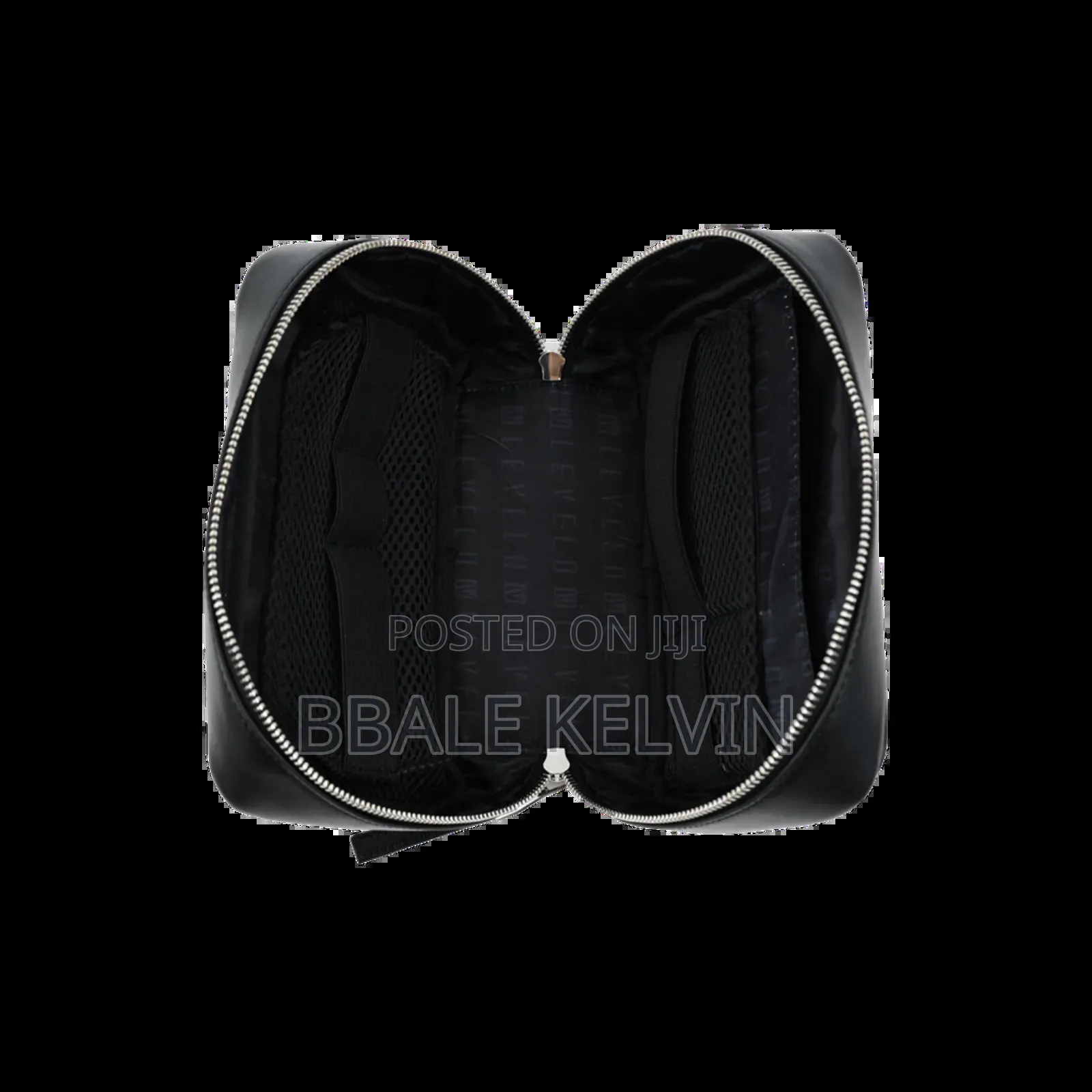 Levelo Pochette Pouch / Ample Space / Pouch / Multiple Compartments