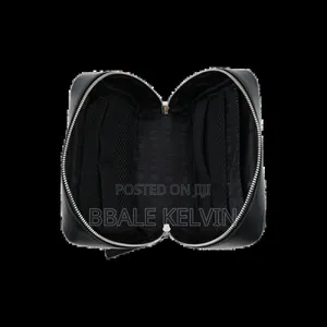 Levelo Pochette Pouch / Ample Space / Pouch / Multiple Compartments