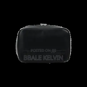 Levelo Pochette Pouch / Ample Space / Pouch / Multiple Compartments