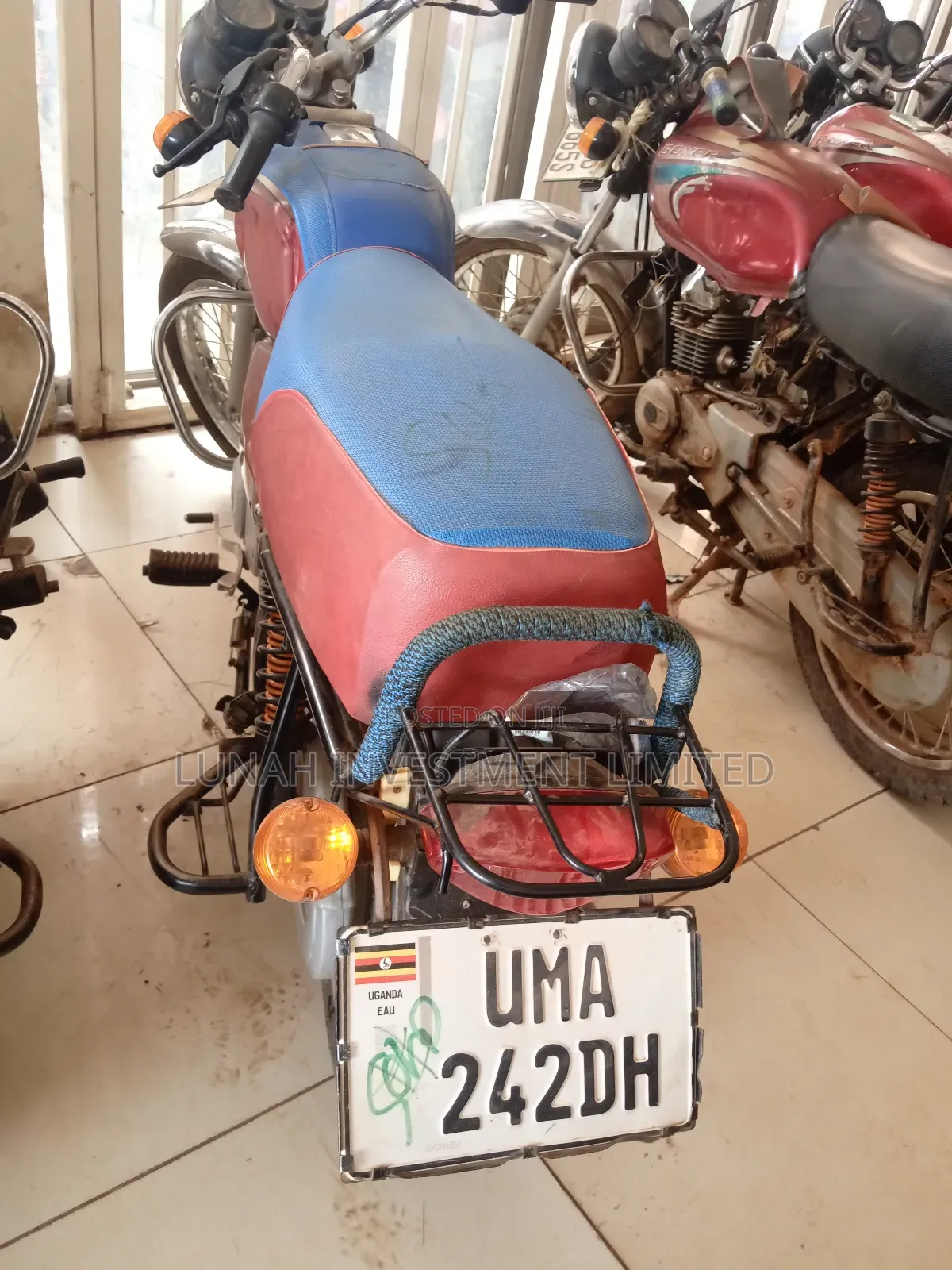 Bajaj Boxer 100 2025 Red