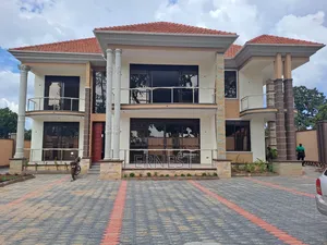 7bdrm Maisonette in Kira for sale
