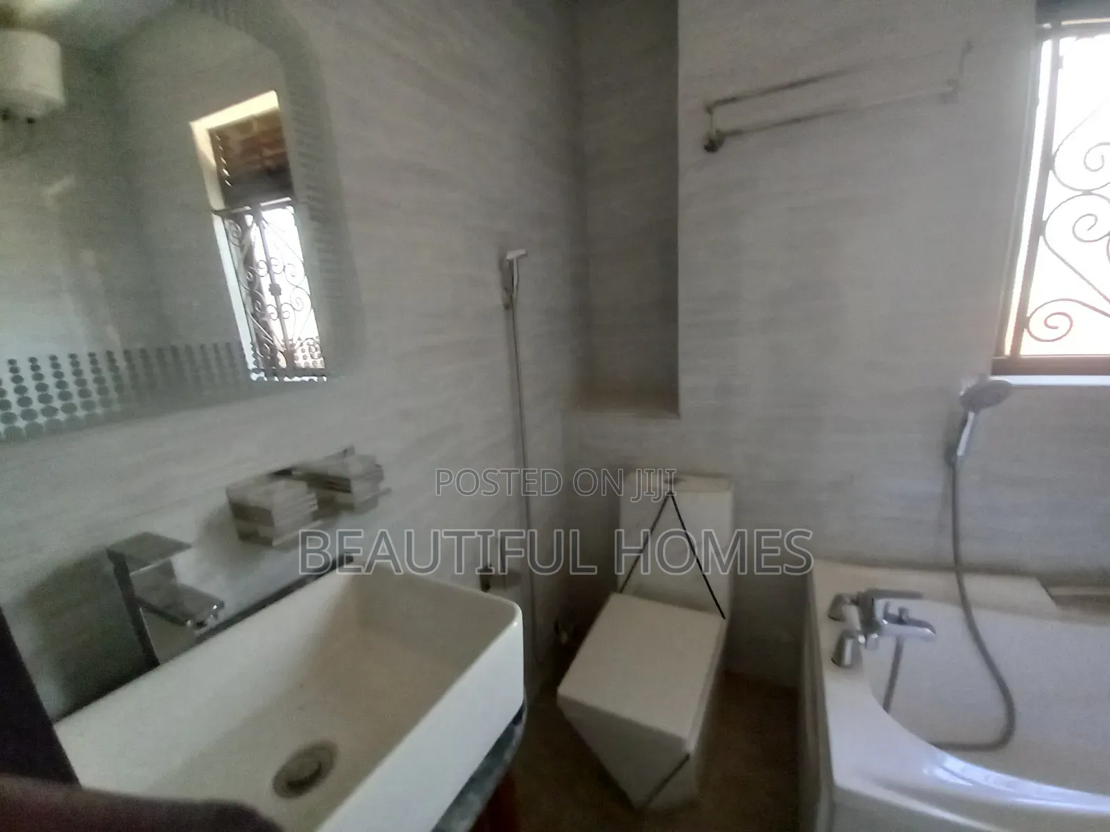 Furnished 2bdrm Apartment in Kisaasi, Central Division for sale