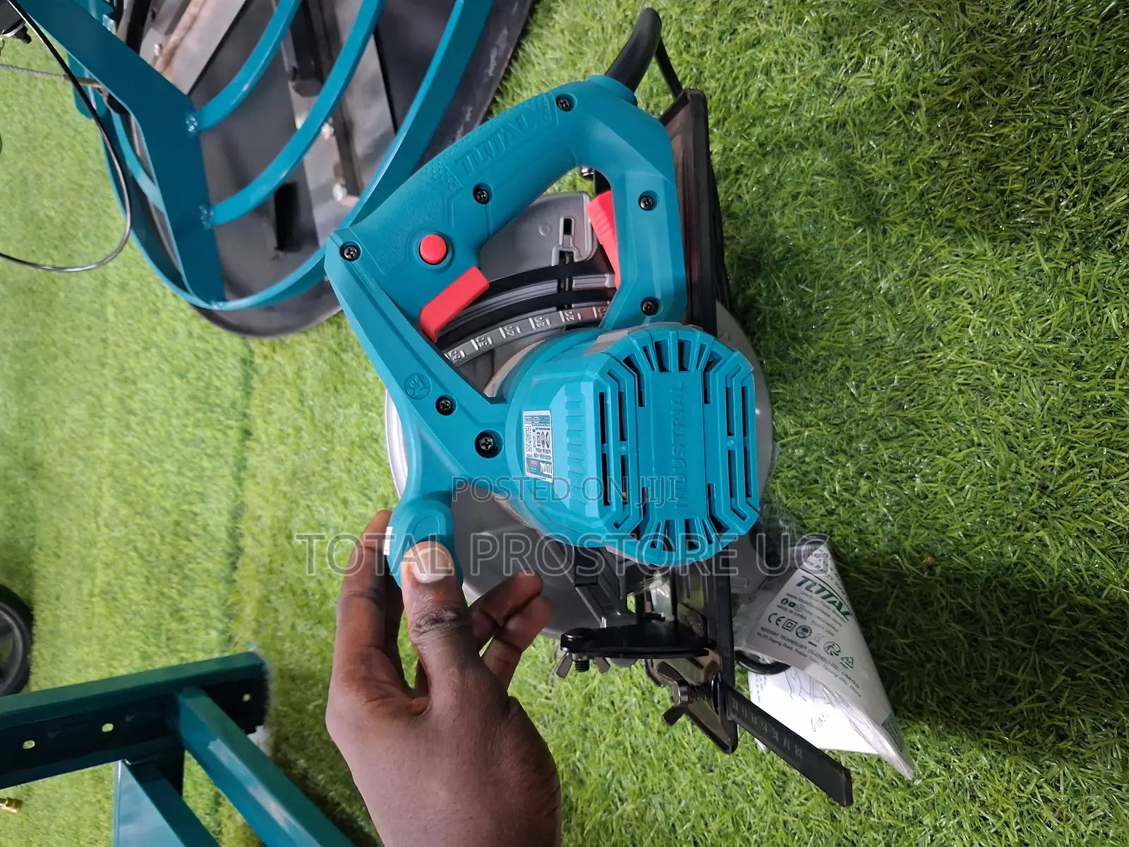 Circular Saw 1200w (Total).