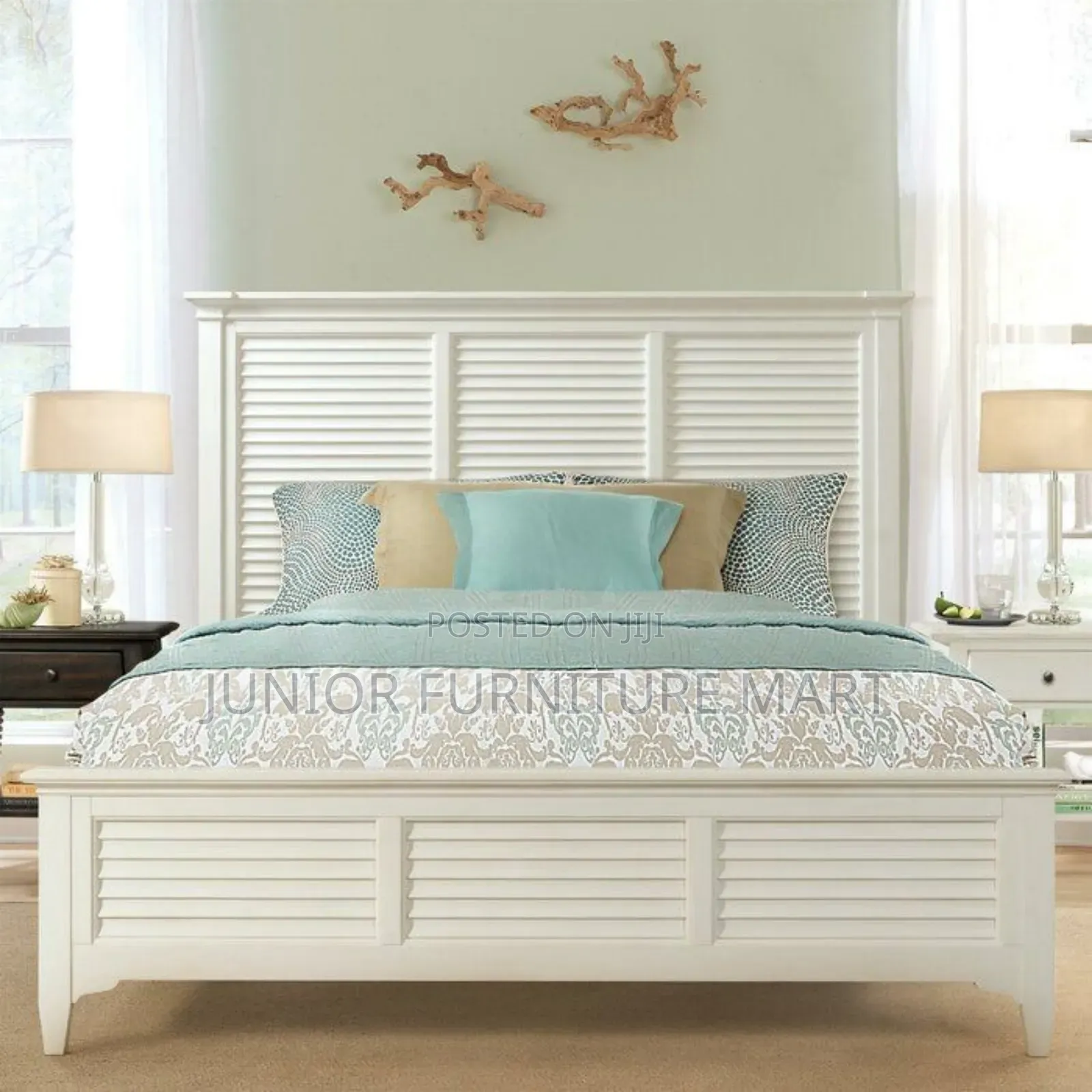 Modern Roovered Bed