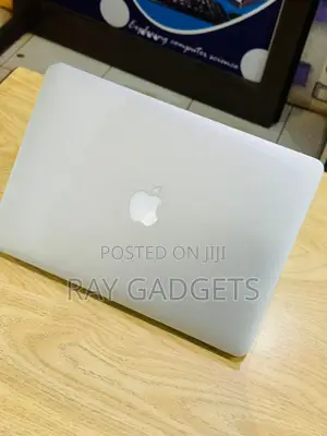 New Laptop Apple MacBook Pro 2017 16GB Intel Core I7 SSD 512GB