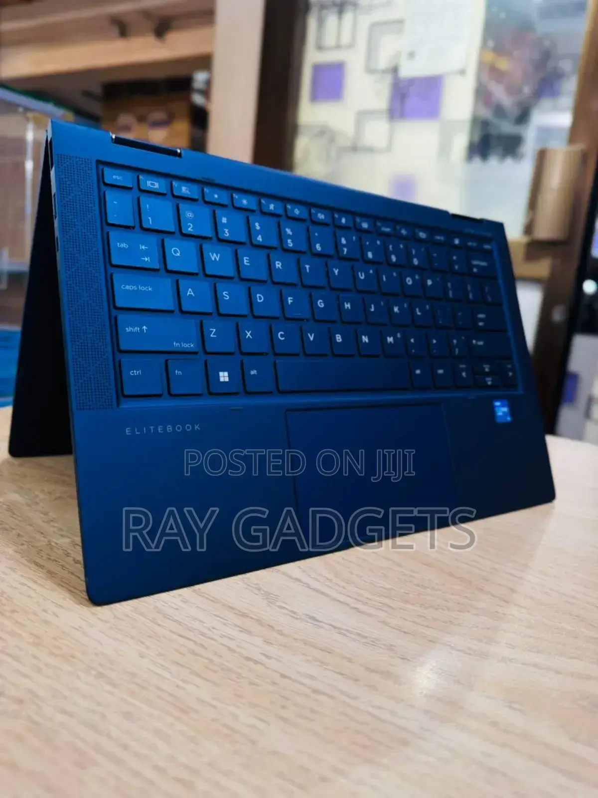 New Laptop HP Dragonfly Folio 16GB Intel Core I5 SSD 512GB