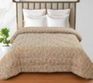 Quilted Comforter / Duvet With Leaf Embroidery - Multicolor