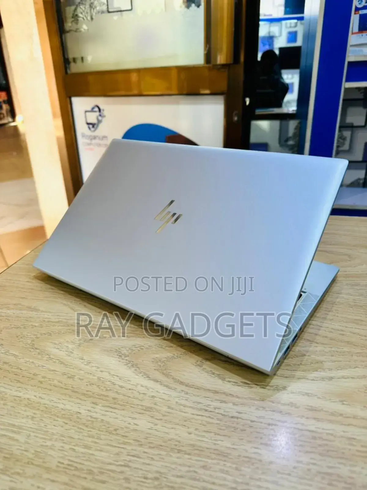 New Laptop HP Elite Dragonfly X360 8th Gen 8GB Intel Core I7 SSD 256GB