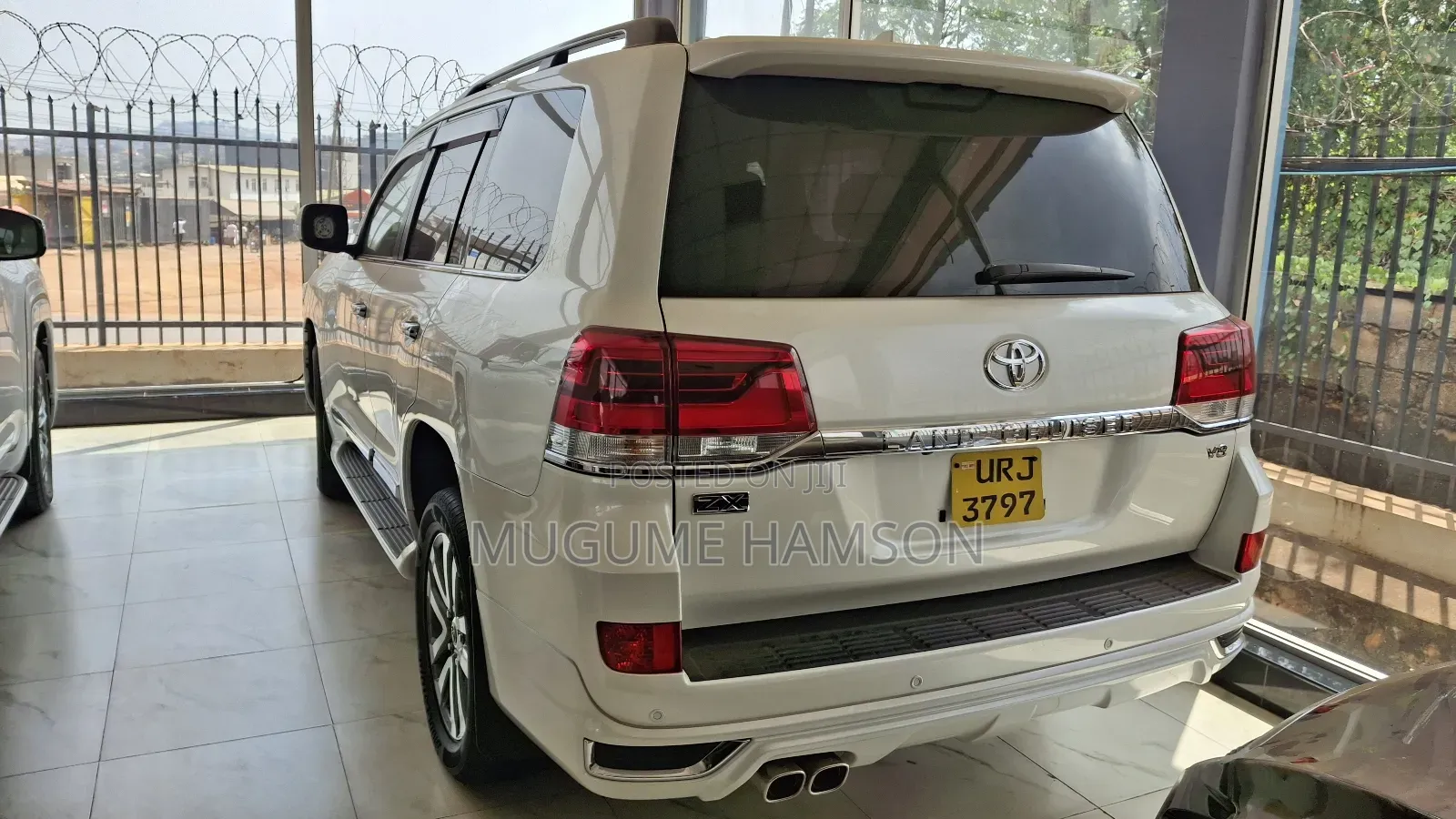 Toyota Land Cruiser 4.6 V8 ZX 2017 White