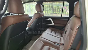 Toyota Land Cruiser 4.6 V8 ZX 2017 White