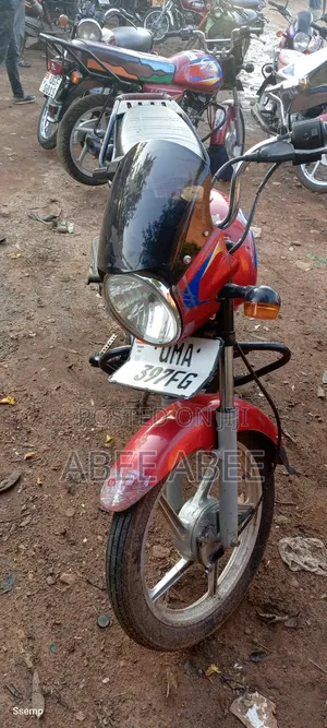 Bajaj Boxer 125 2024 Red