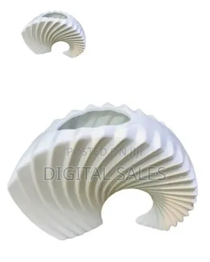 Modern Ceramic Seashell/Spiral Decorative Vase