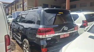 Toyota Land Cruiser 4.6 V8 ZX 2019 Black