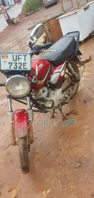 Bajaj Boxer 125 2023 Red