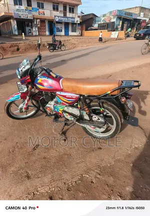 Bajaj Boxer 125 2023 Red