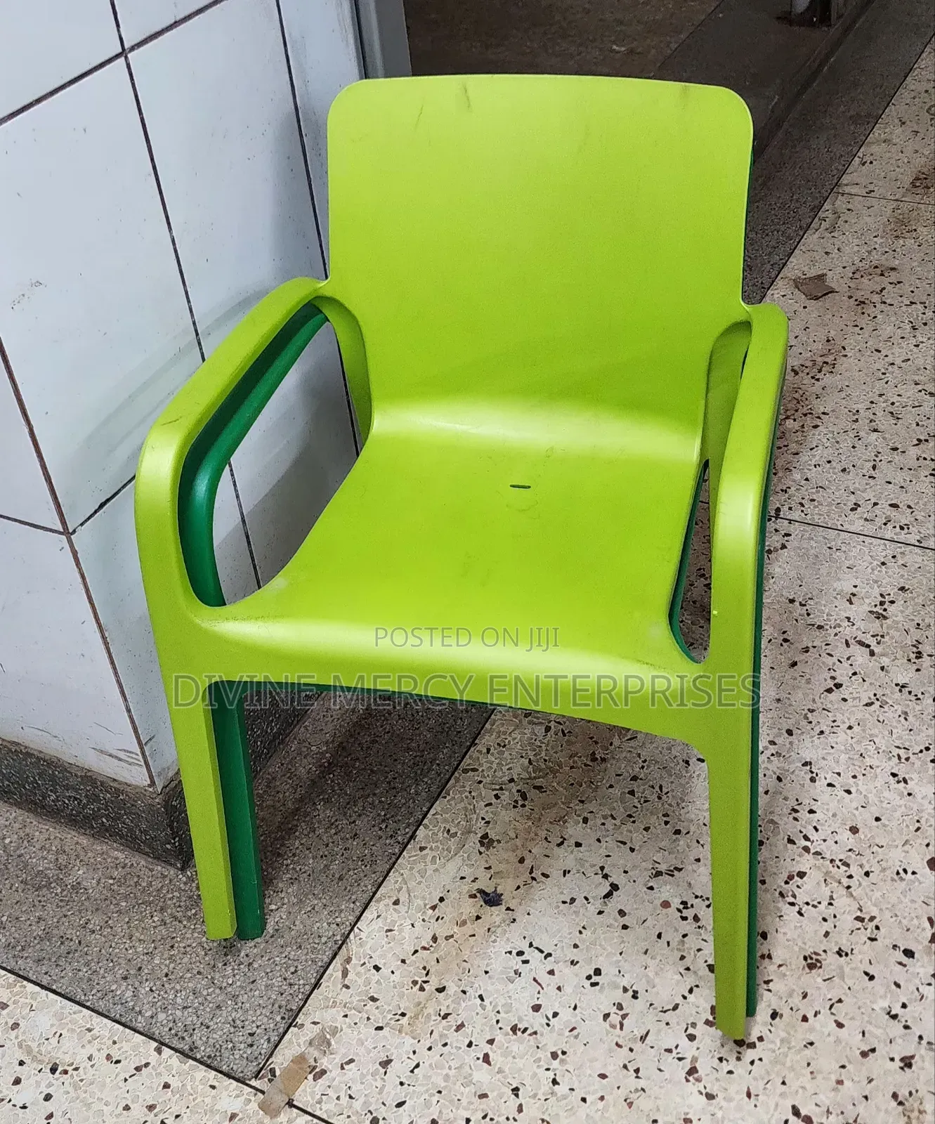 Armed Chair (All Size)