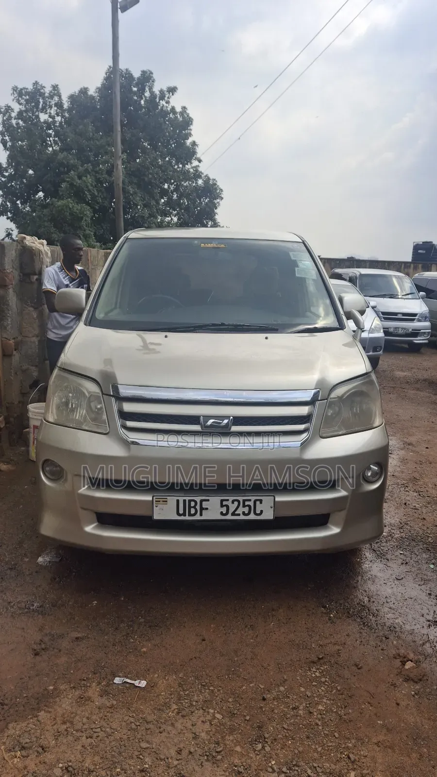 Toyota Noah 2.0 AWD (8 Seater) 2004 Silver