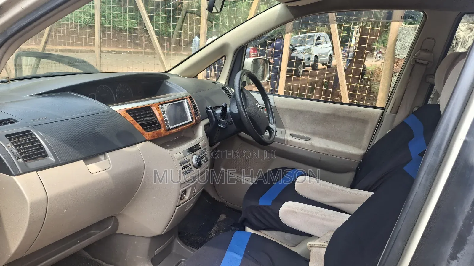 Toyota Noah 2.0 AWD (8 Seater) 2004 Silver