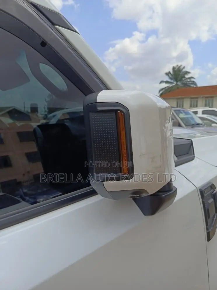 Toyota Land Cruiser Prado 2024 White