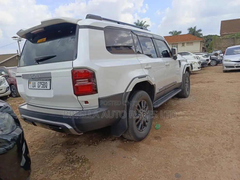 Toyota Land Cruiser Prado 2024 White
