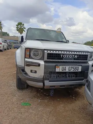 Toyota Land Cruiser Prado 2024 White