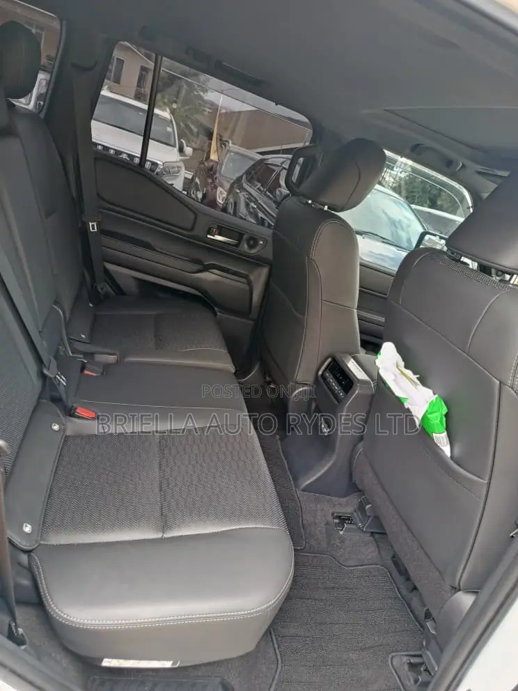 Toyota Land Cruiser Prado 2024 White