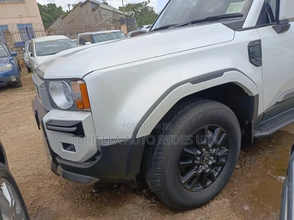 Toyota Land Cruiser Prado 2024 White