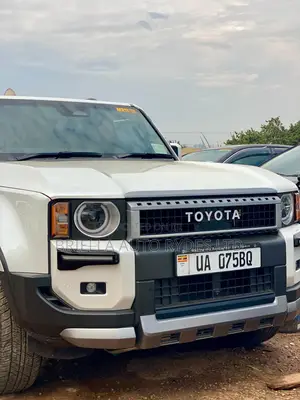 Toyota Land Cruiser Prado 2024 White