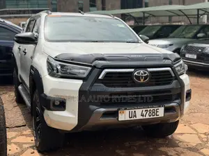Toyota Hilux 2020 White