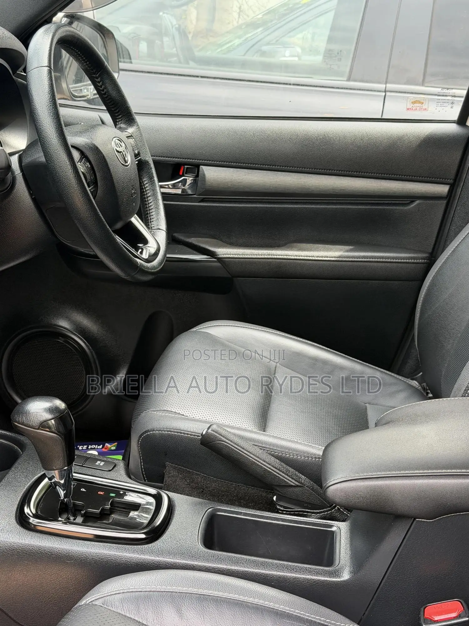 Toyota Hilux 2020 White