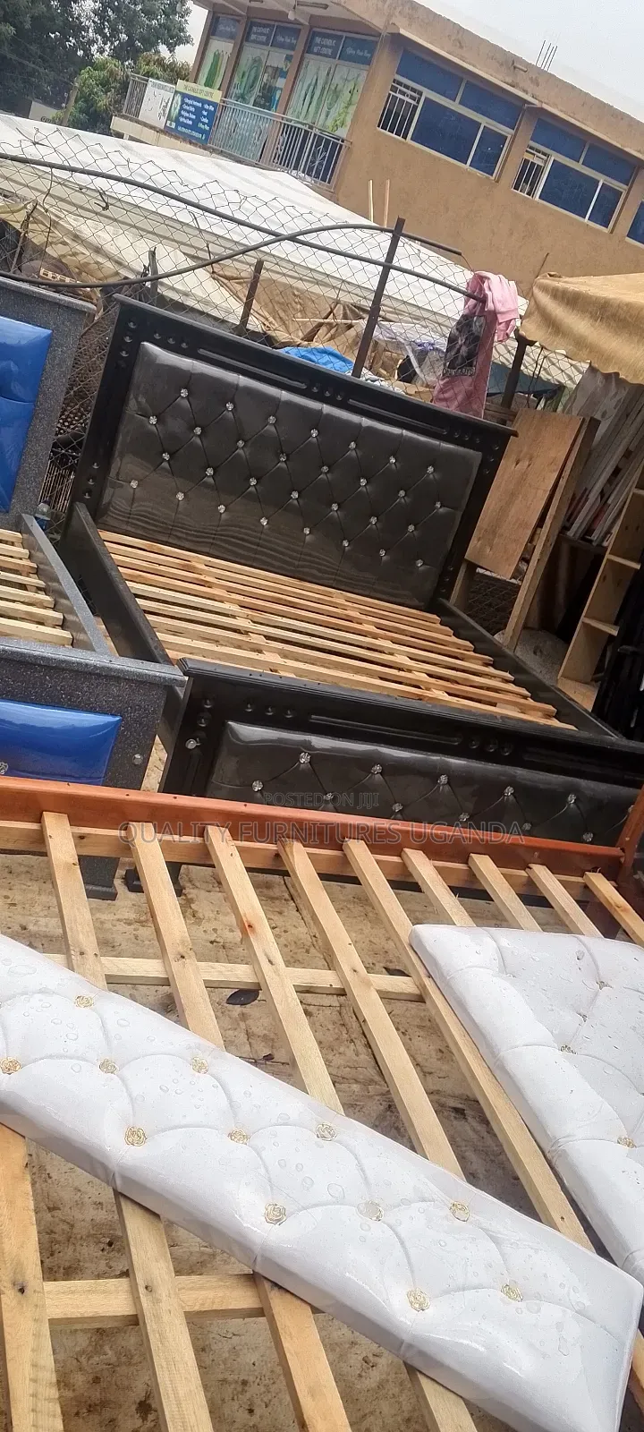 Black Tufted Bed/5*6