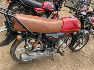 Honda XL 125 2023 Red
