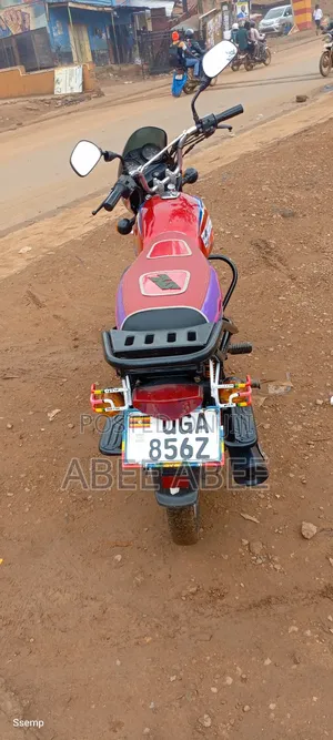Bajaj Boxer 125 2024 Red