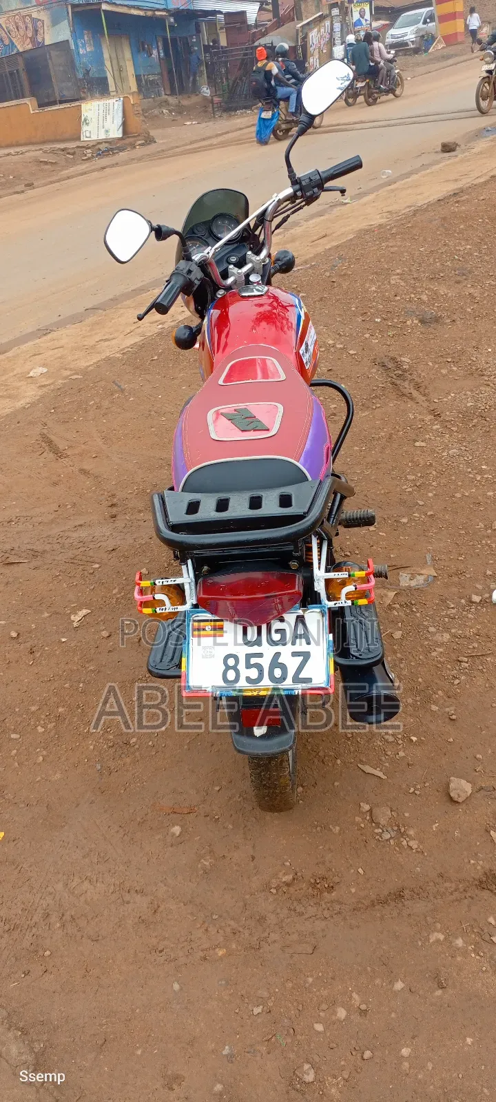 Bajaj Boxer 125 2024 Red