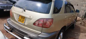 Toyota Harrier 2001 Gold