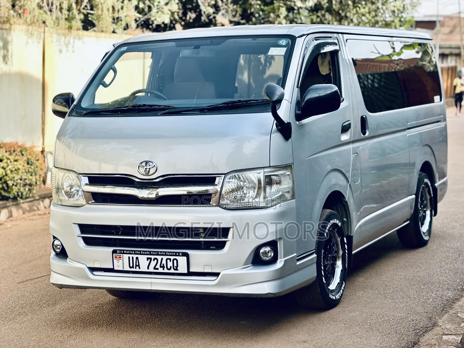 Toyota HiAce 2012 Silver