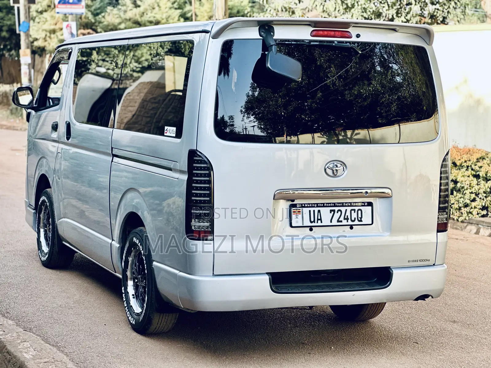 Toyota HiAce 2012 Silver