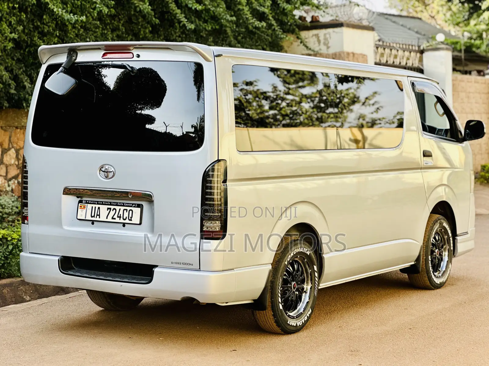 Toyota HiAce 2012 Silver