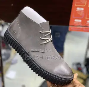 Men’S Grey Clarks Casual Chukka Leather Boots