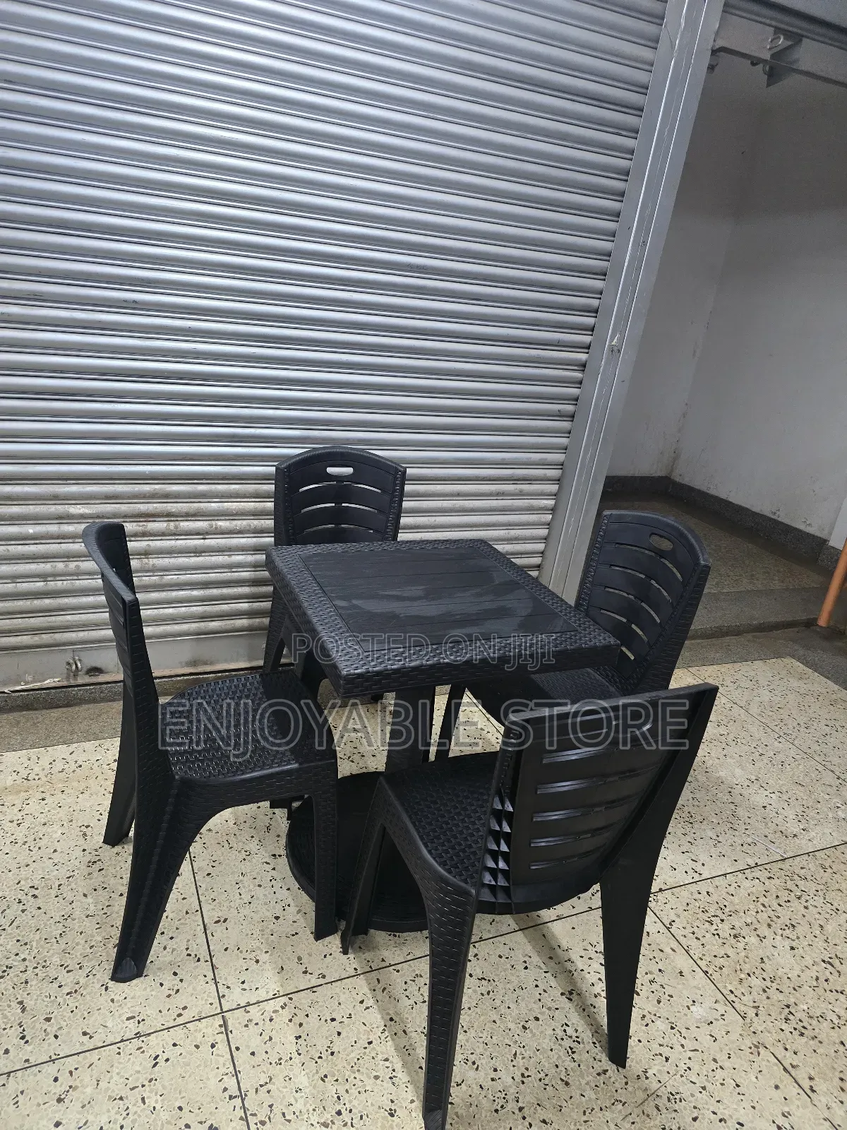 Cafe Bars Garden Home Beaches Plastic Table and 4 Chairs