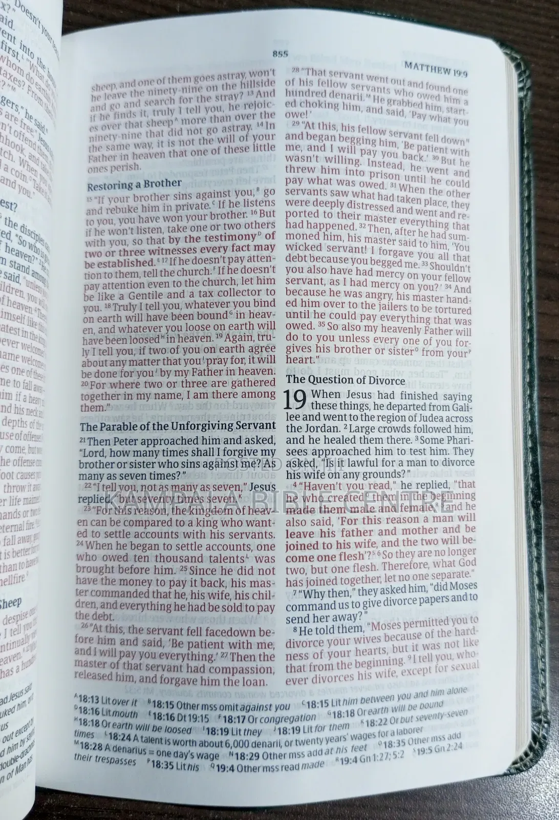 Christian Standard Bible(Csb) With Leather Cover, Medium Size.
