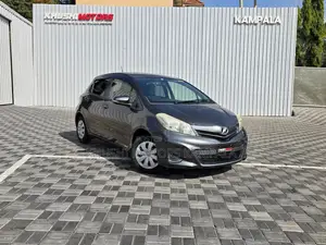 Toyota Vitz 1.3 FWD 5dr 2012 Gray