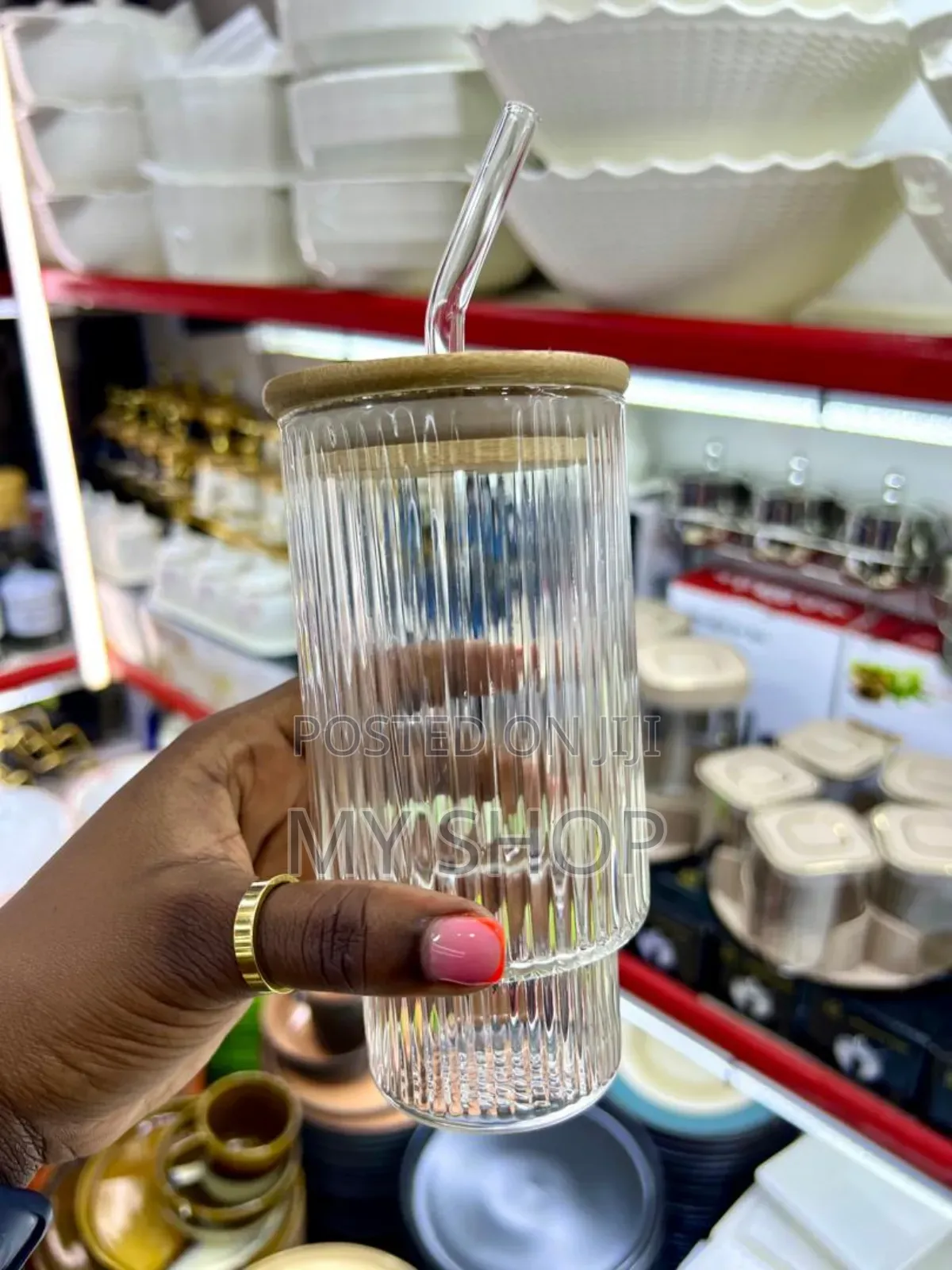 Smoothie/Juice Glass Tumbler With a Glass Straw