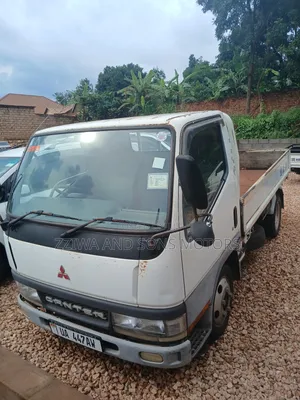 Mitsubishi Canter 2006 White